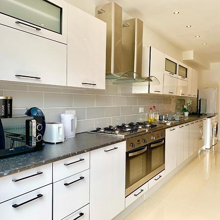 London Studio Apartments, Private Bathrooms And Parking Ilford Exteriör bild