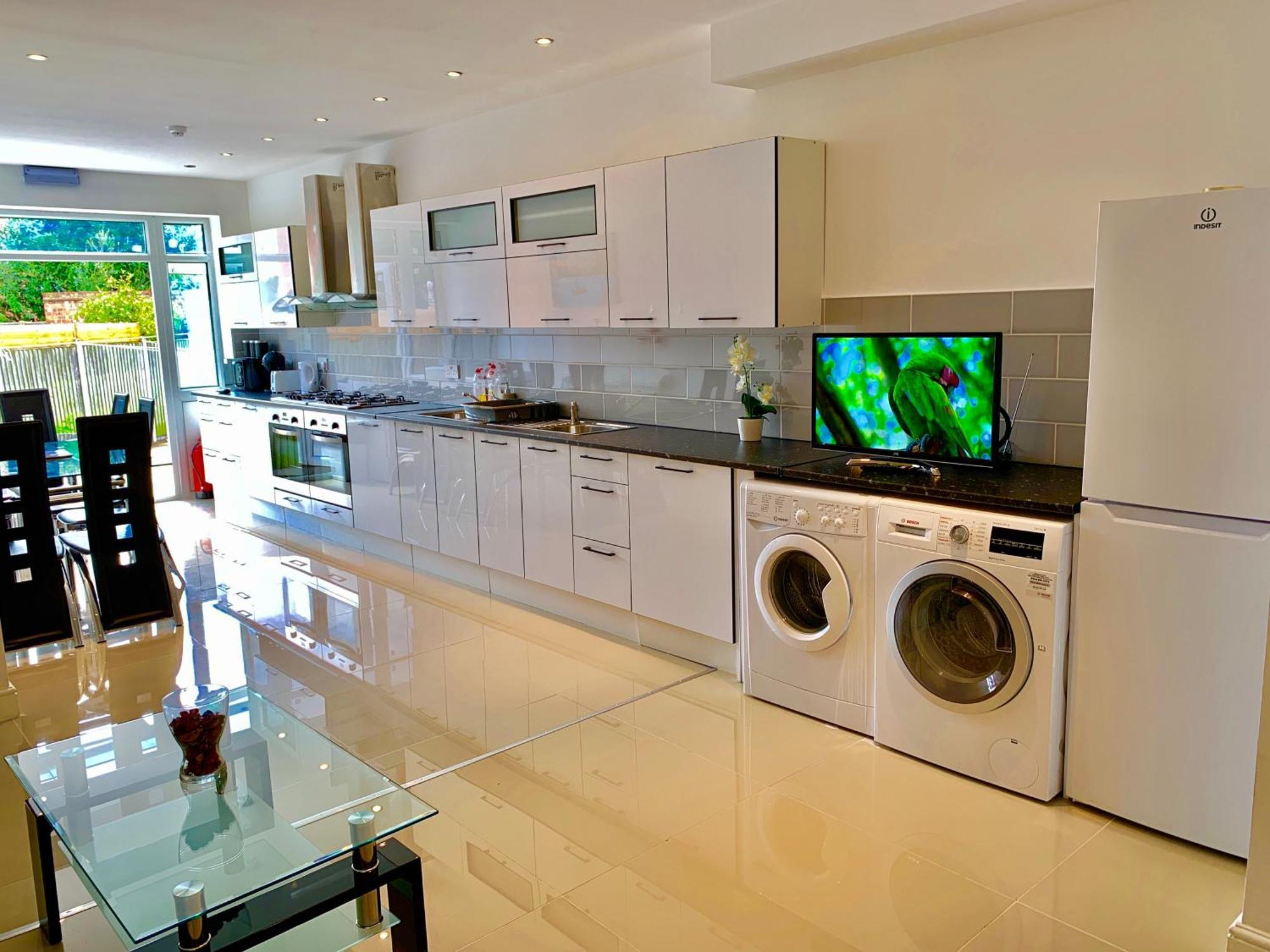 London Studio Apartments, Private Bathrooms And Parking Ilford Exteriör bild