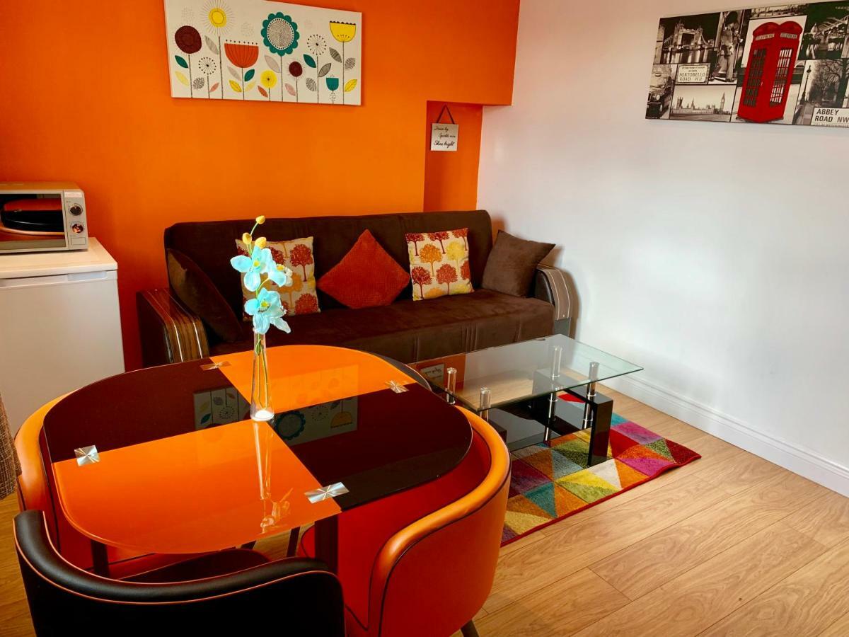 London Studio Apartments, Private Bathrooms And Parking Ilford Exteriör bild