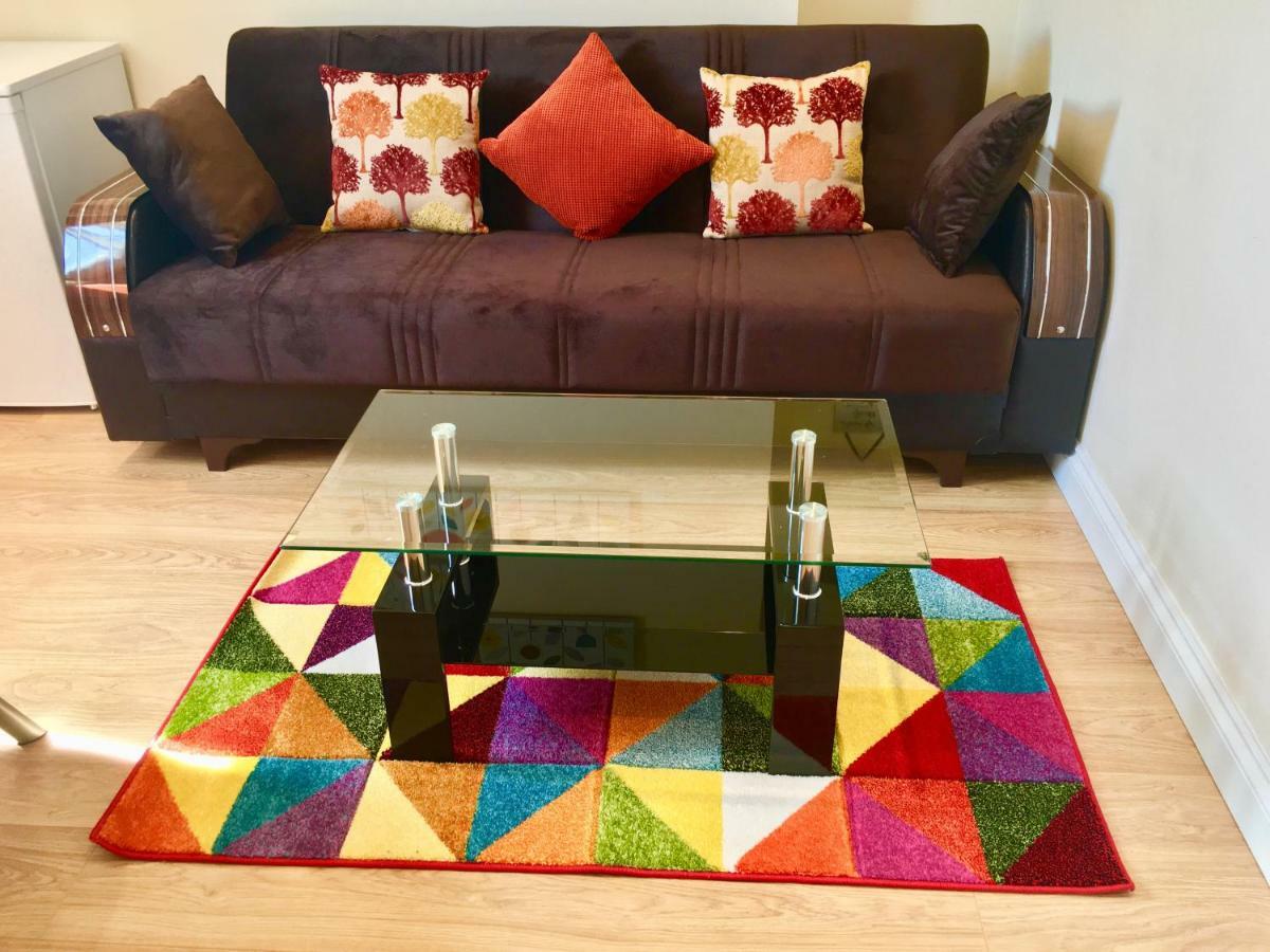 London Studio Apartments, Private Bathrooms And Parking Ilford Exteriör bild