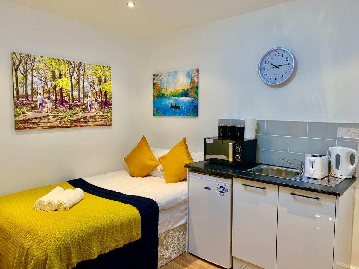 London Studio Apartments, Private Bathrooms And Parking Ilford Exteriör bild