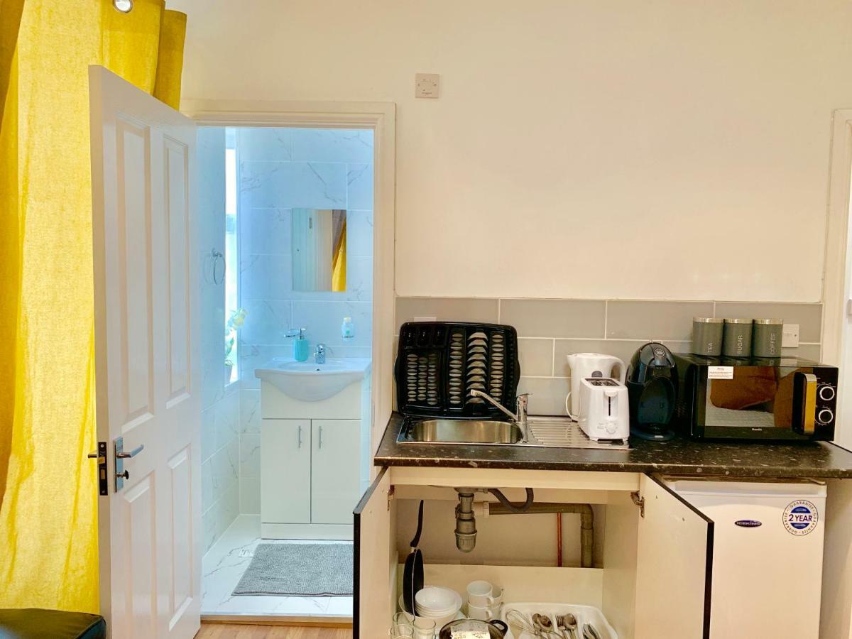 London Studio Apartments, Private Bathrooms And Parking Ilford Exteriör bild