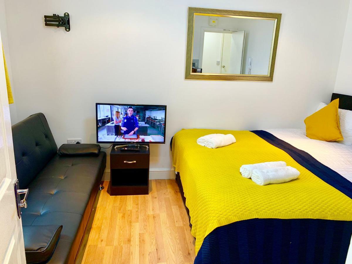 London Studio Apartments, Private Bathrooms And Parking Ilford Exteriör bild