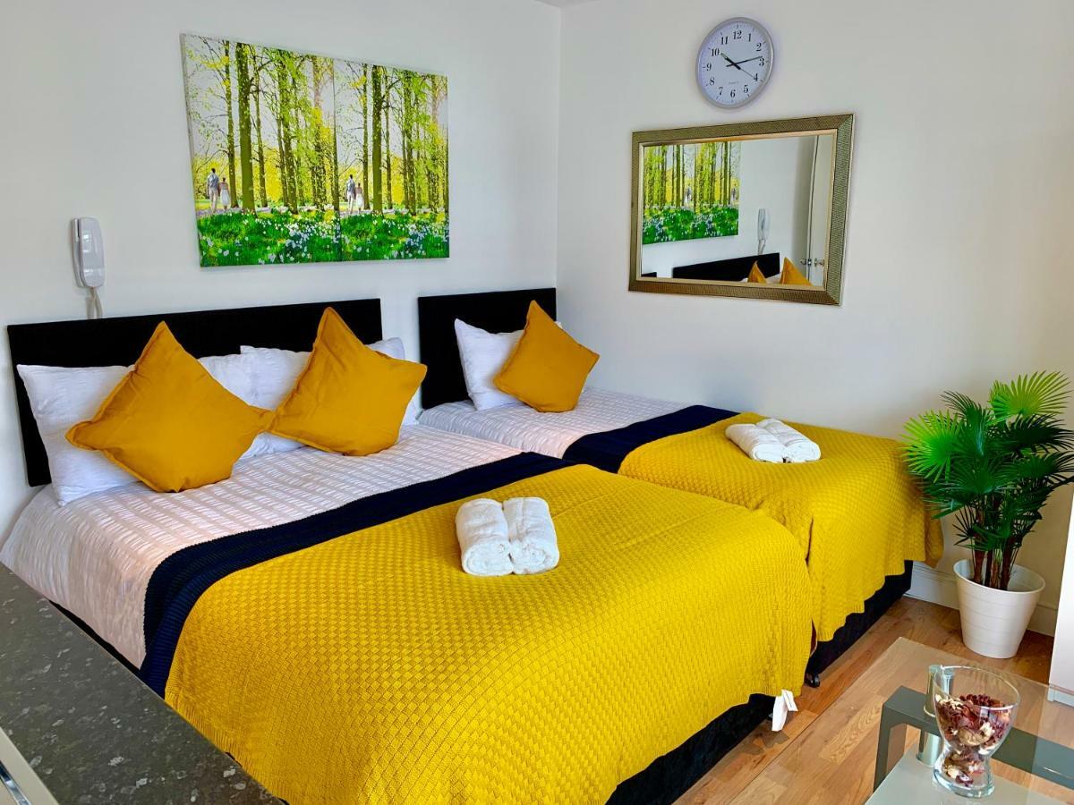 London Studio Apartments, Private Bathrooms And Parking Ilford Exteriör bild