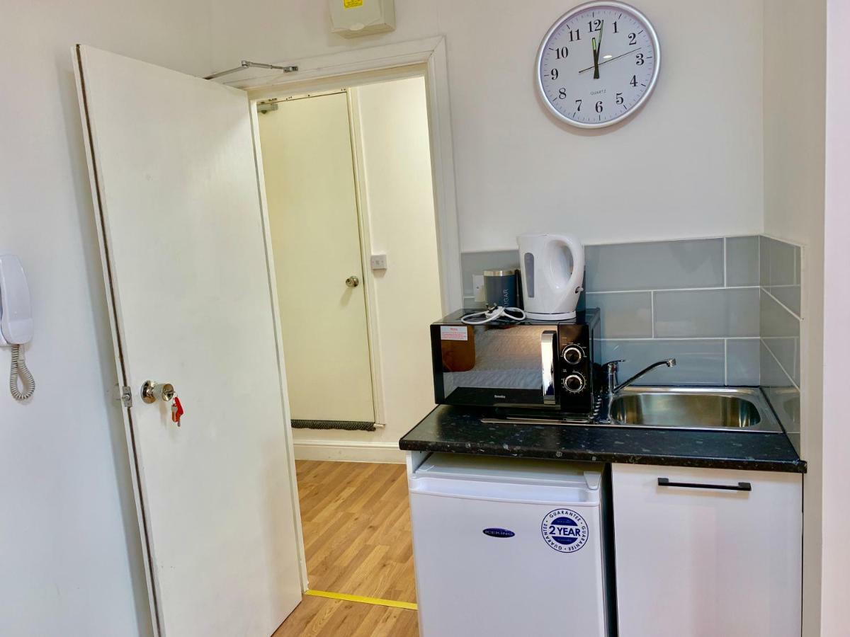 London Studio Apartments, Private Bathrooms And Parking Ilford Exteriör bild